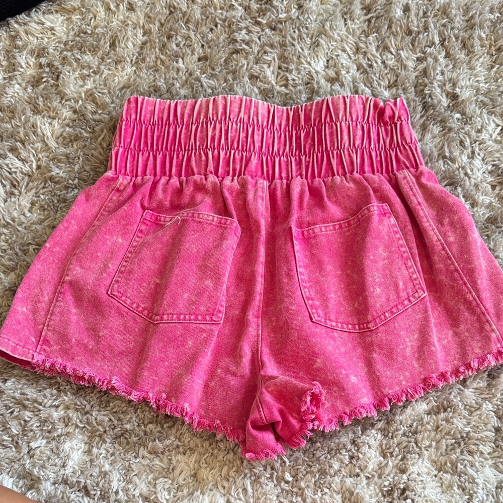 High waisted Pink Women's Denim‎ Shorts - Picture 2 of 3